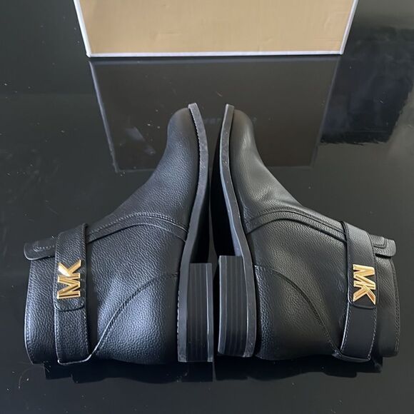 NWT Michael Kors vegan black booties 7 - Picture 3 of 9